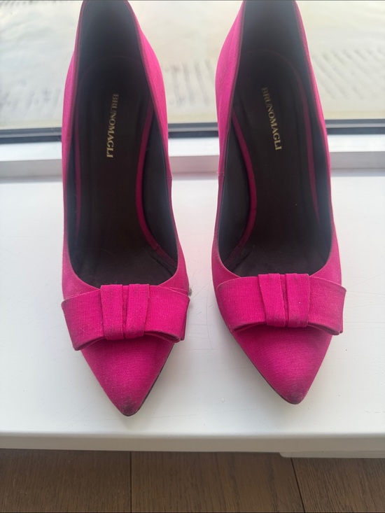 Bruno Magli Shoes - Bruno Magli Pink Pointed Toe Bow Pump